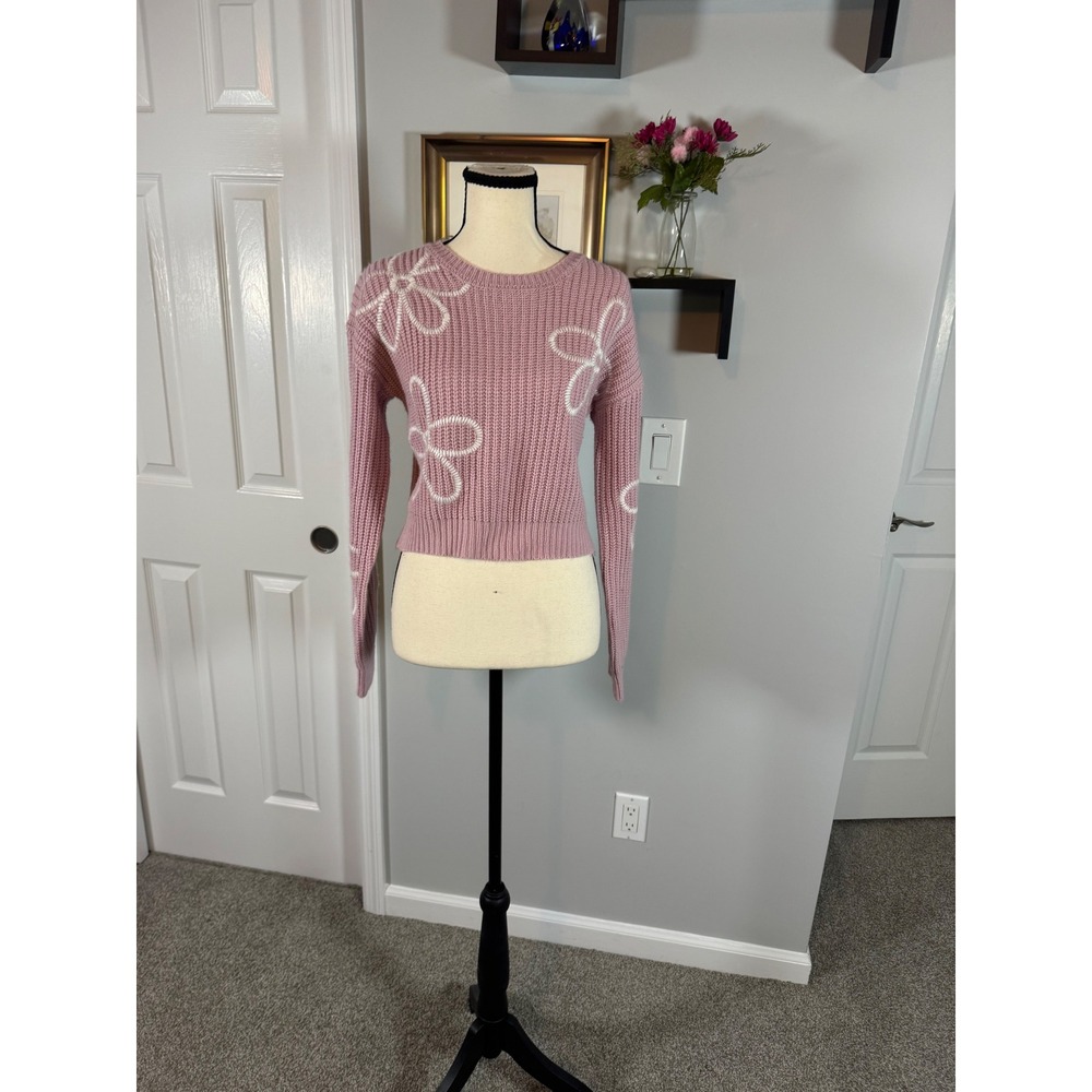 No Boundaries Pink Floral Embroidered Cropped Chunky Knit Sweater Small